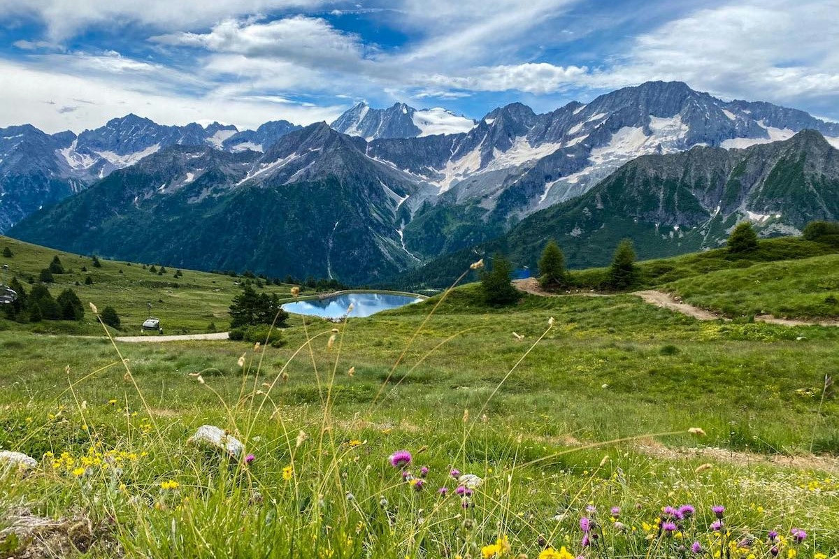 Ciclisti in delirio: l’itinerario italiano da 280 km che regala panorami unici e zero stress